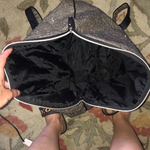 Victoria’s Secret luggage tote bag, Limited Ed. - Picture 5 of 5